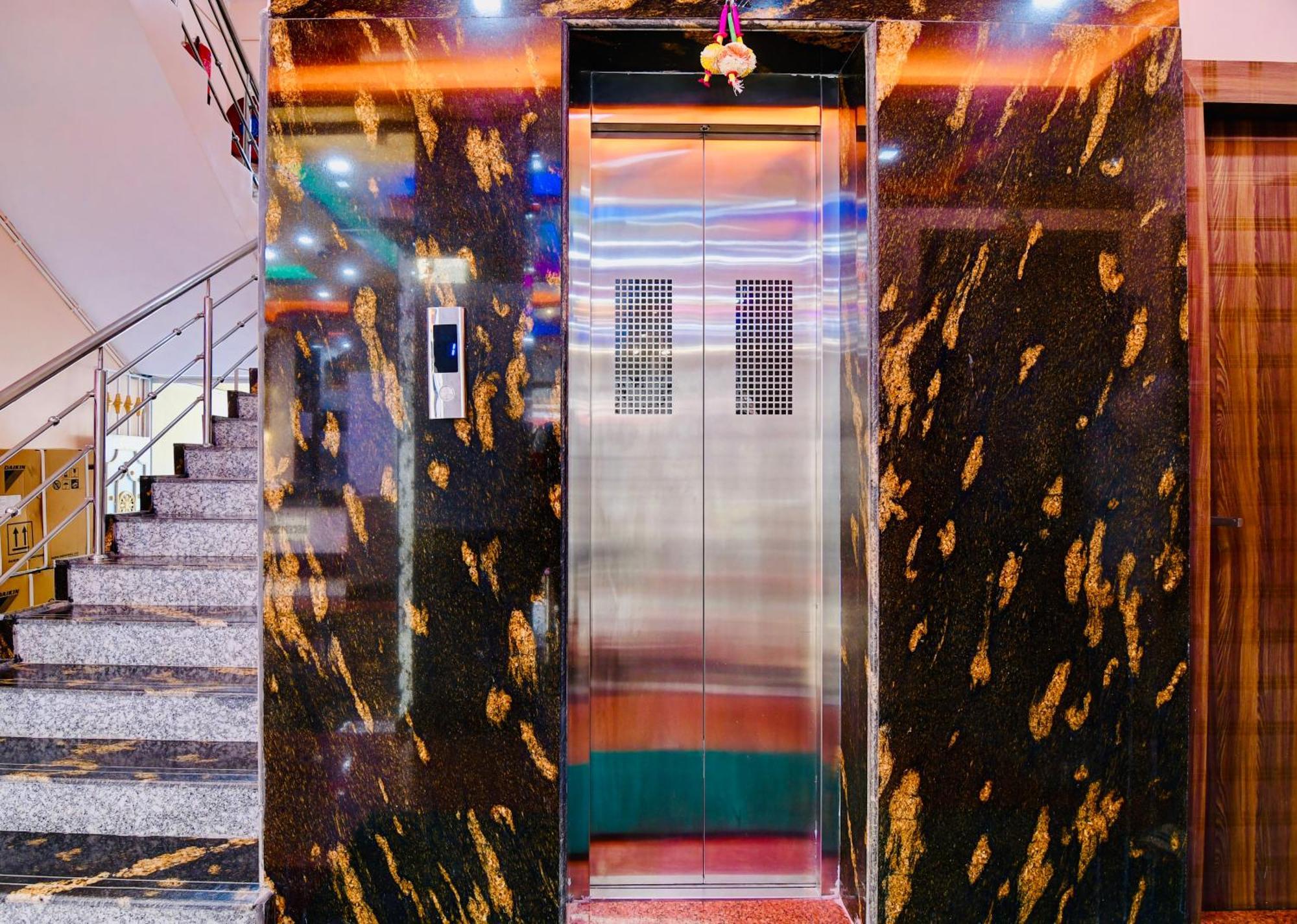 Hotel Kanan Inn コルカタ エクステリア 写真
